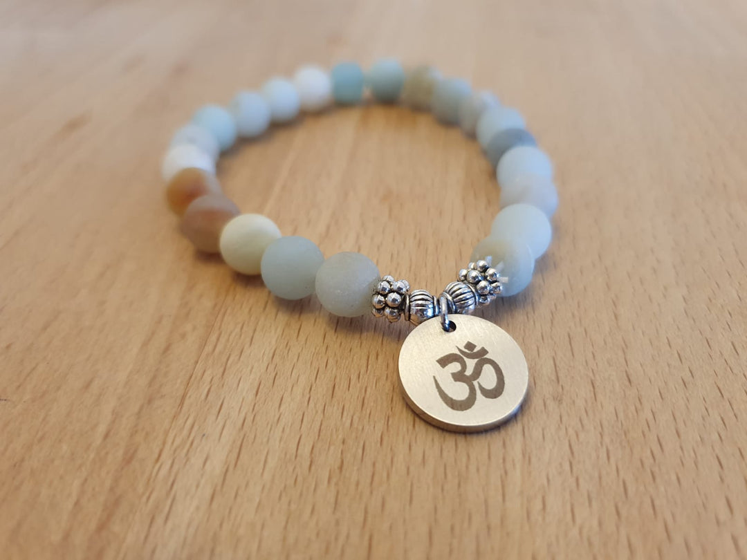 Beautiful Customized Name Bracelet Engraved Birthstones Chakra Stone Bracelet