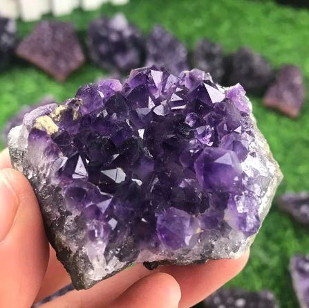 Natural Crystal Stones and Minerals Rock Quartz Crystalized Lucky Stones