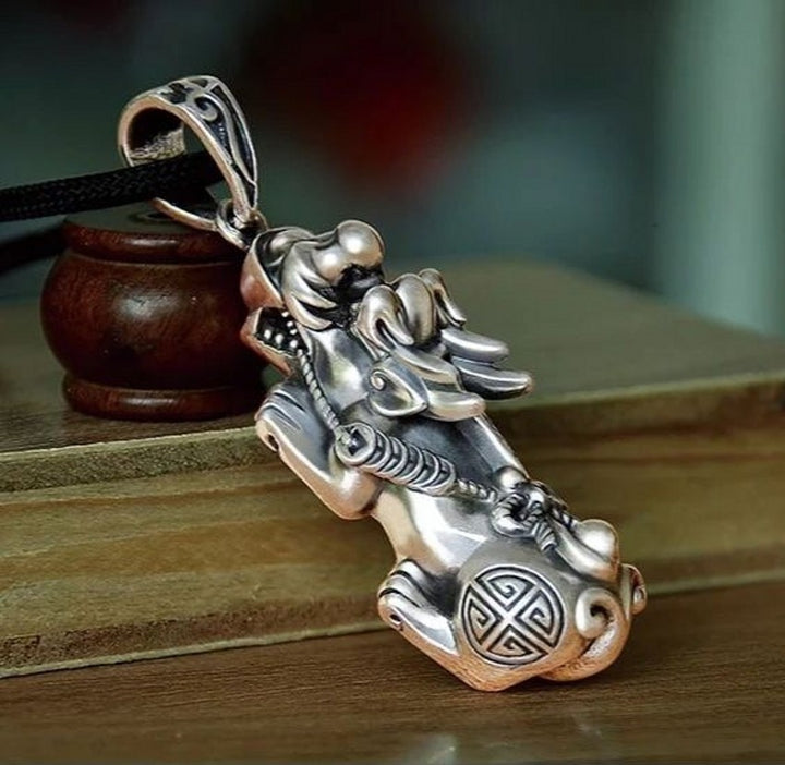 Vintage Pixiu Lucky Pendant Necklace Pi Xiu Charm Necklace